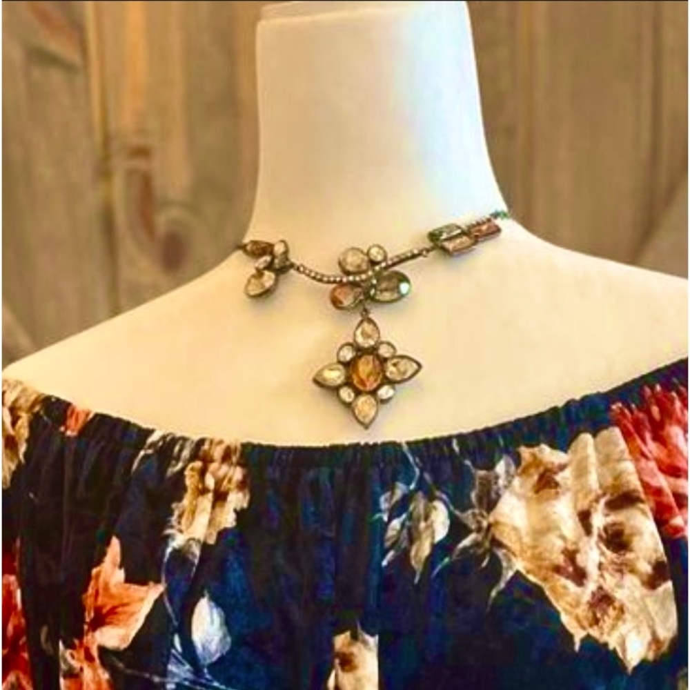 Antiqued Gunmetal Warm Neutral  Asymmetric  Floral or Vine-Like Branch Necklace - Picture 3 of 6